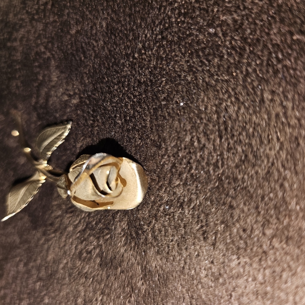 Elegant Gold Rose Brooch